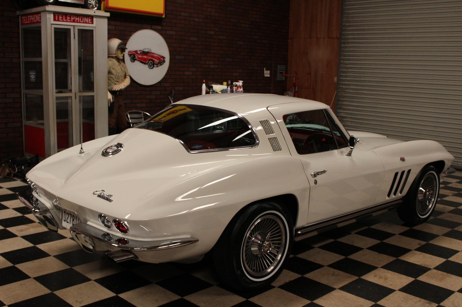 Chevrolet-Corvette-1965-Coupe-11