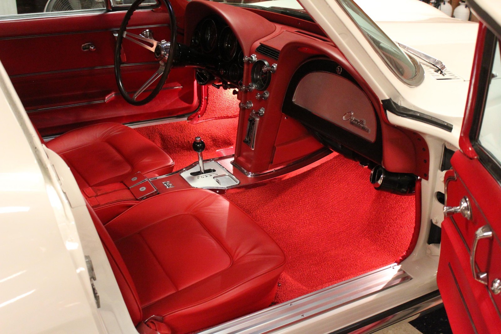 Chevrolet-Corvette-1965-Coupe-15