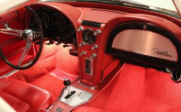Chevrolet-Corvette-1965-Coupe-17