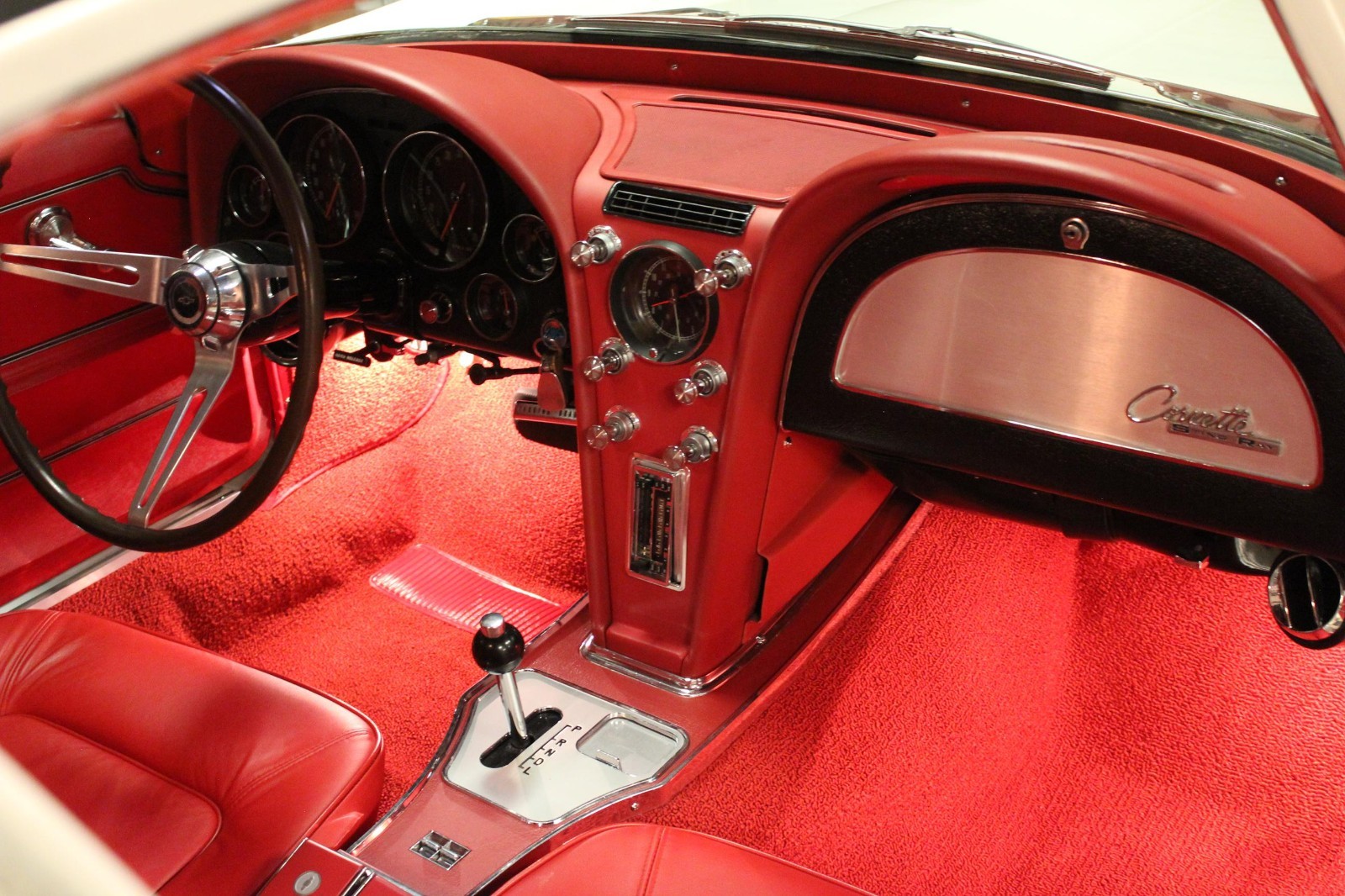Chevrolet-Corvette-1965-Coupe-17