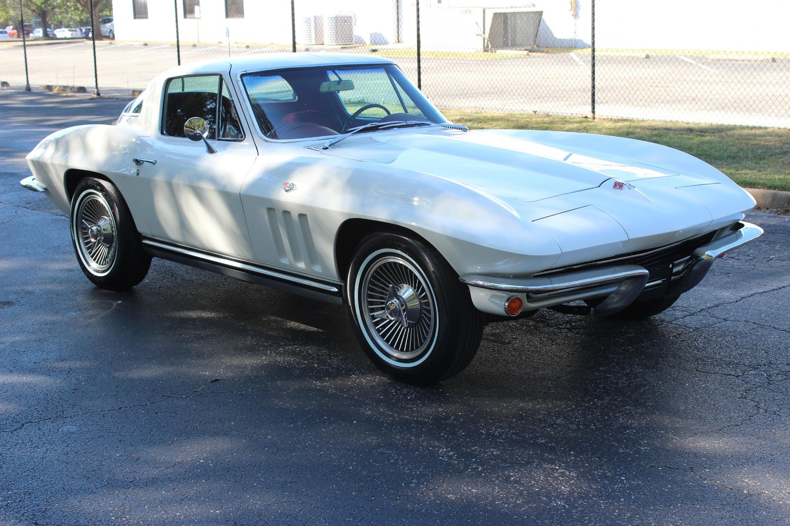 Chevrolet-Corvette-1965-Coupe-2