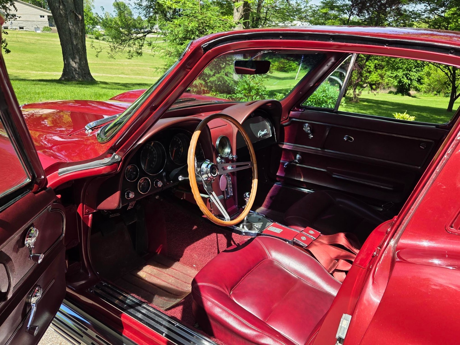 Chevrolet-Corvette-1965-Coupe-26