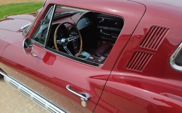 Chevrolet-Corvette-1965-Coupe-32