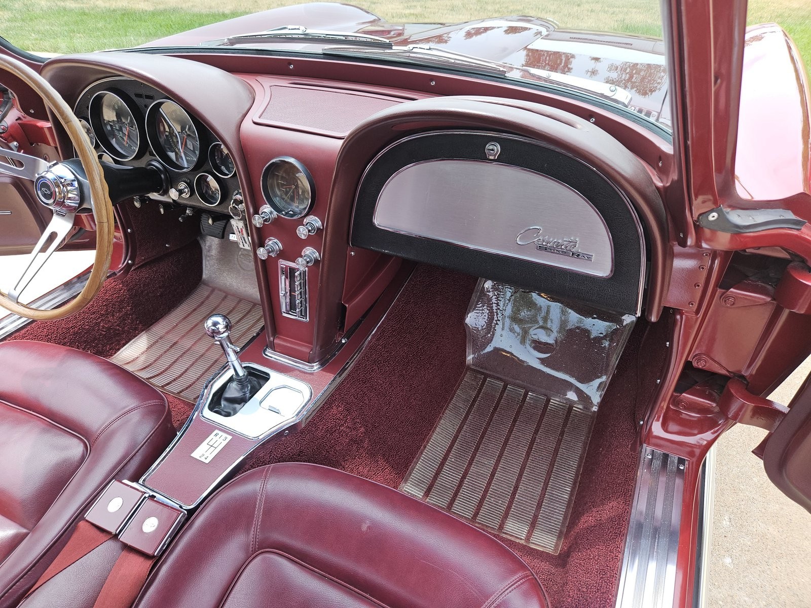 Chevrolet-Corvette-1965-Coupe-36