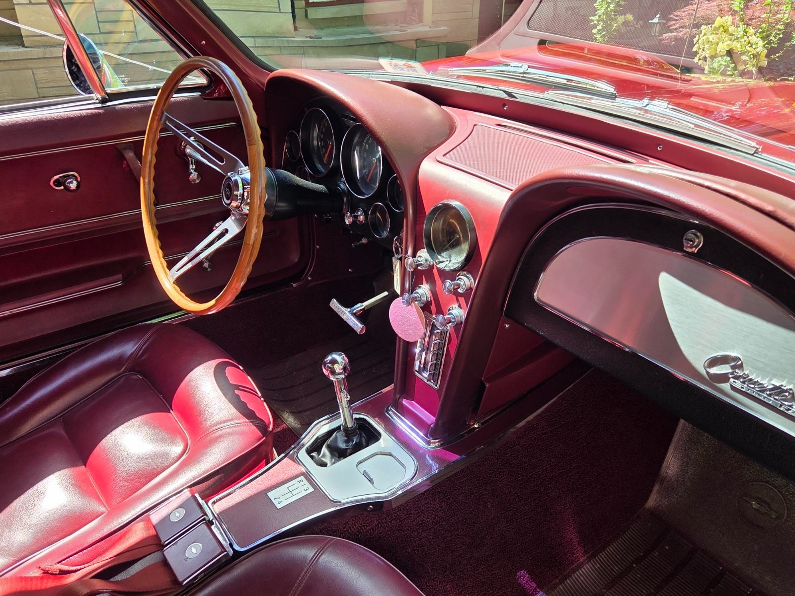 Chevrolet-Corvette-1965-Coupe-4