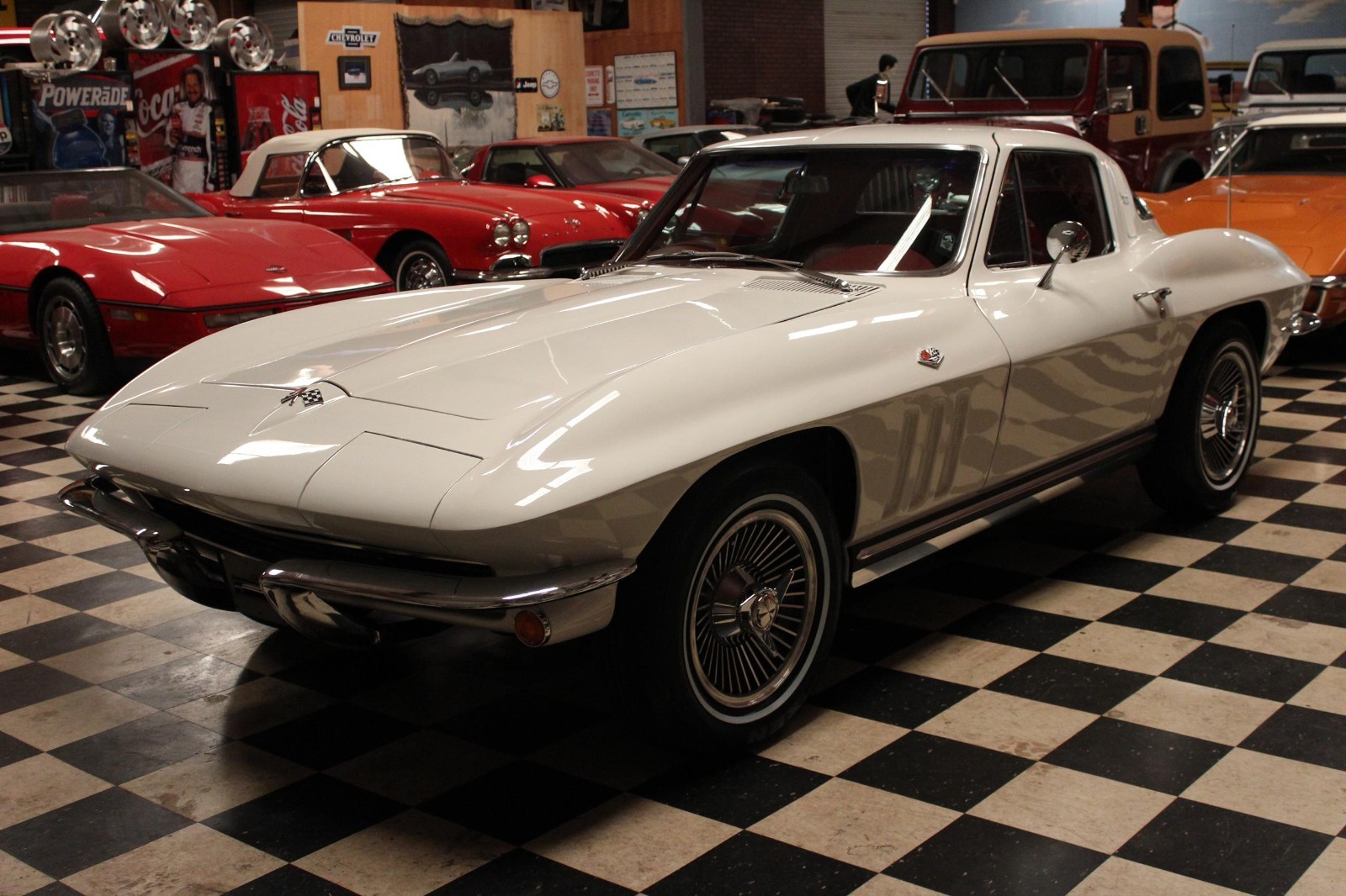 Chevrolet-Corvette-1965-Coupe-8