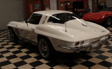 Chevrolet-Corvette-1965-Coupe-9