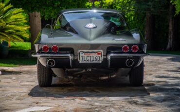 Chevrolet-Corvette-1965-Glen-Green-Saddle-14
