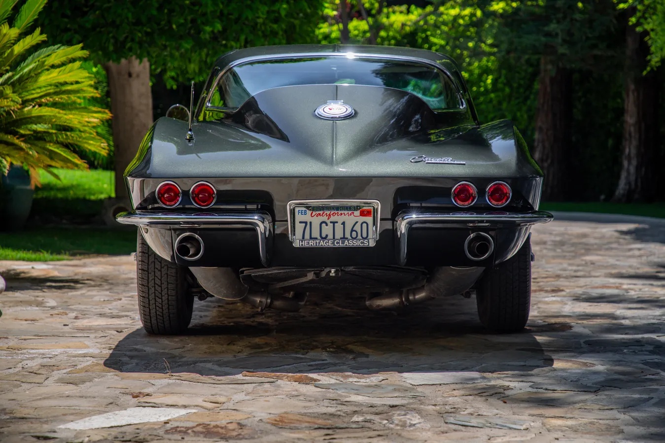 Chevrolet-Corvette-1965-Glen-Green-Saddle-14