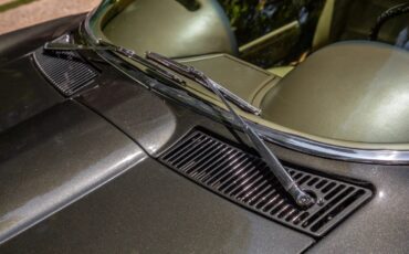 Chevrolet-Corvette-1965-Glen-Green-Saddle-3