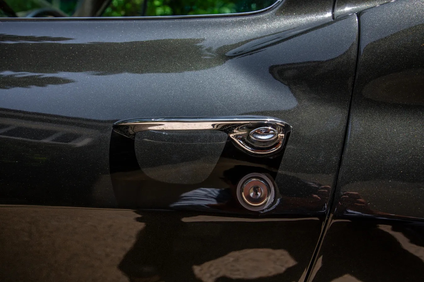 Chevrolet-Corvette-1965-Glen-Green-Saddle-7