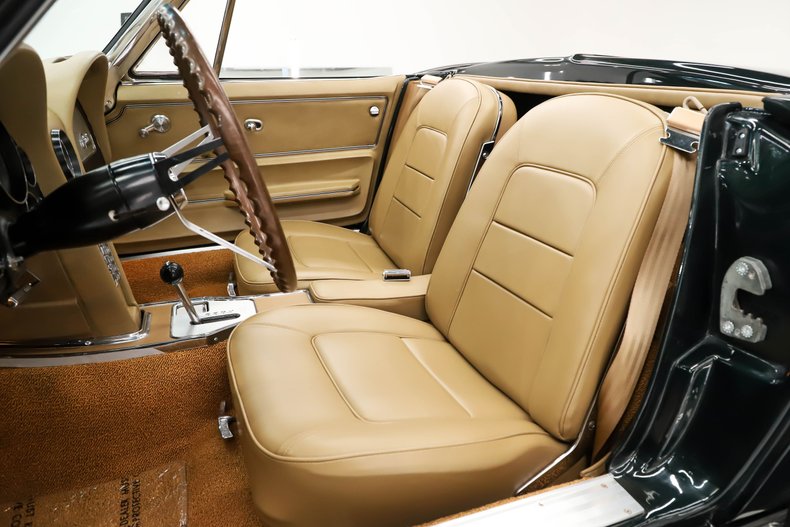 Chevrolet-Corvette-1965-Glen-Green-Tan-13