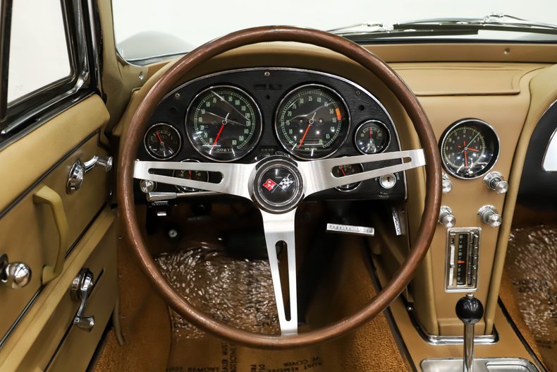 Chevrolet-Corvette-1965-Glen-Green-Tan-18