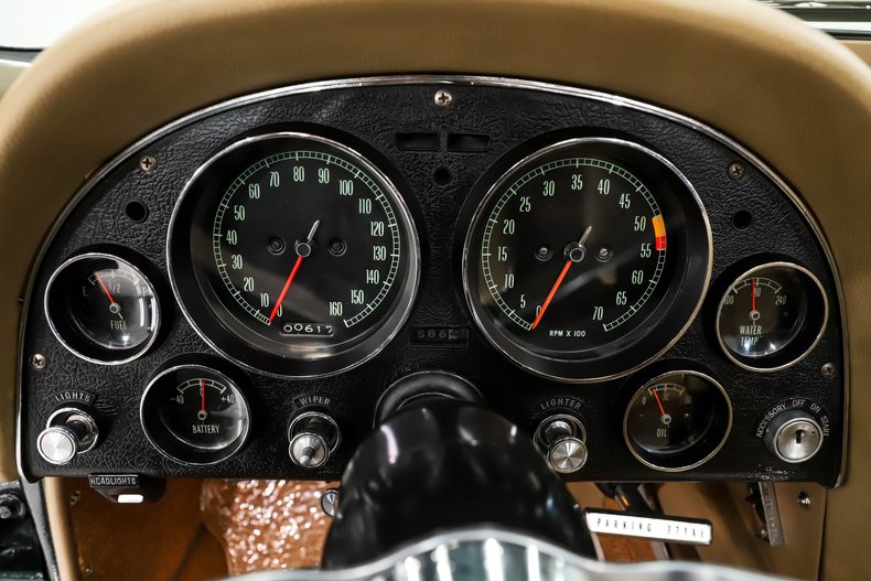 Chevrolet-Corvette-1965-Glen-Green-Tan-19