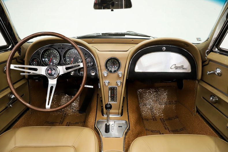Chevrolet-Corvette-1965-Glen-Green-Tan-23