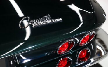 Chevrolet-Corvette-1965-Glen-Green-Tan-26