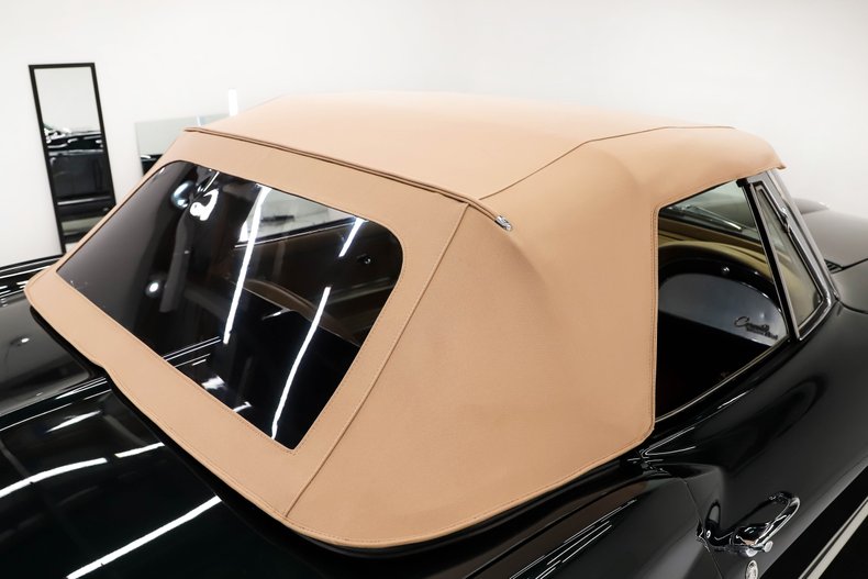 Chevrolet-Corvette-1965-Glen-Green-Tan-30