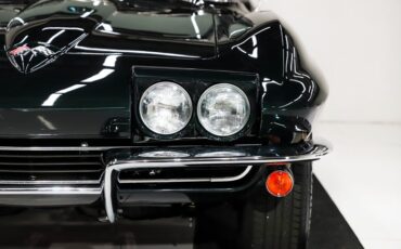 Chevrolet-Corvette-1965-Glen-Green-Tan-39
