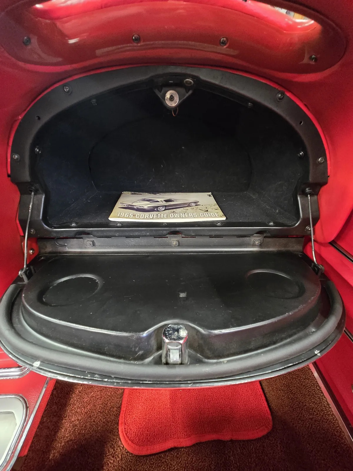 Chevrolet-Corvette-1965-Red-Red-10