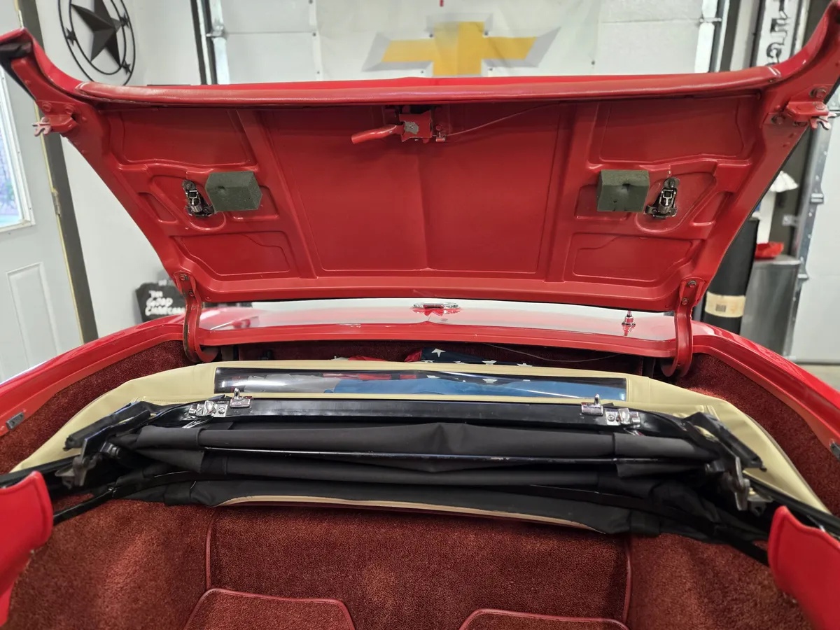 Chevrolet-Corvette-1965-Red-Red-11