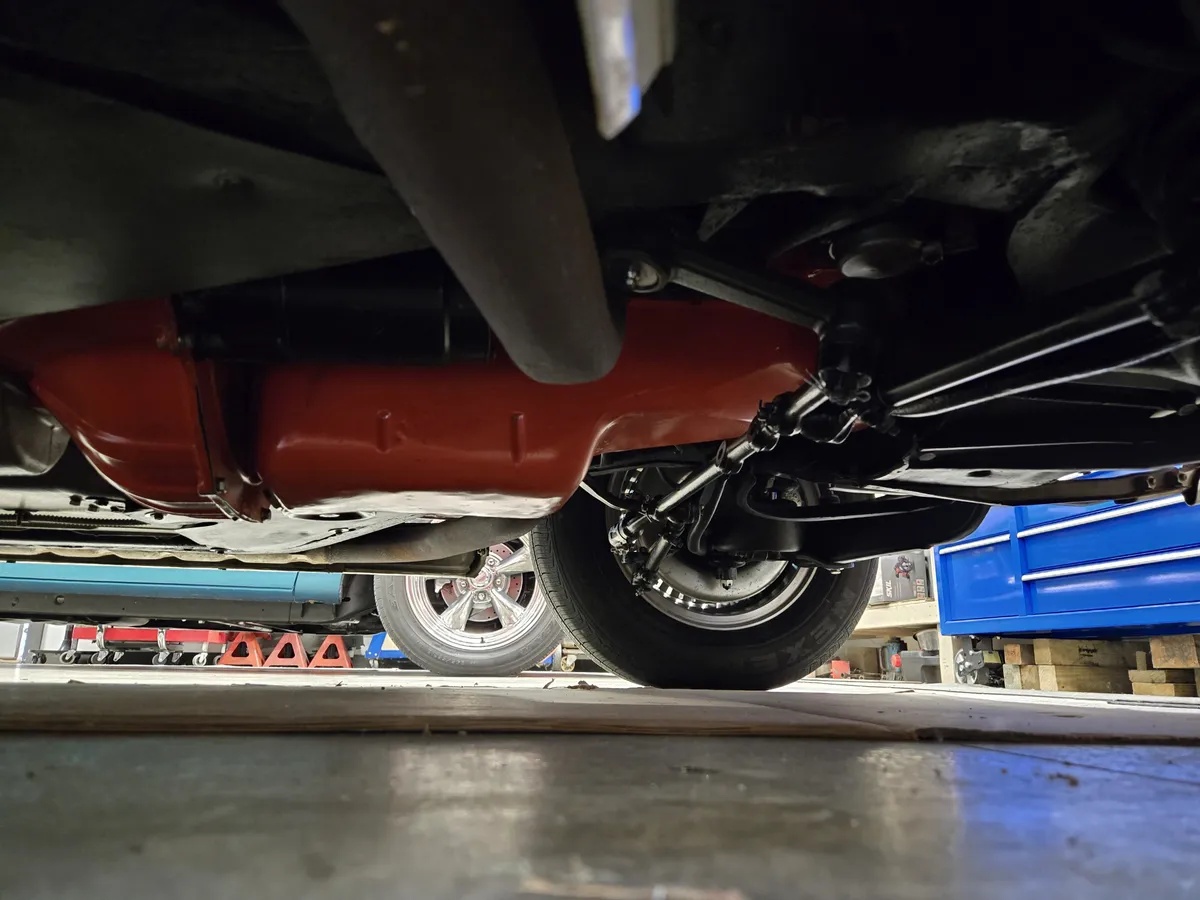 Chevrolet-Corvette-1965-Red-Red-16
