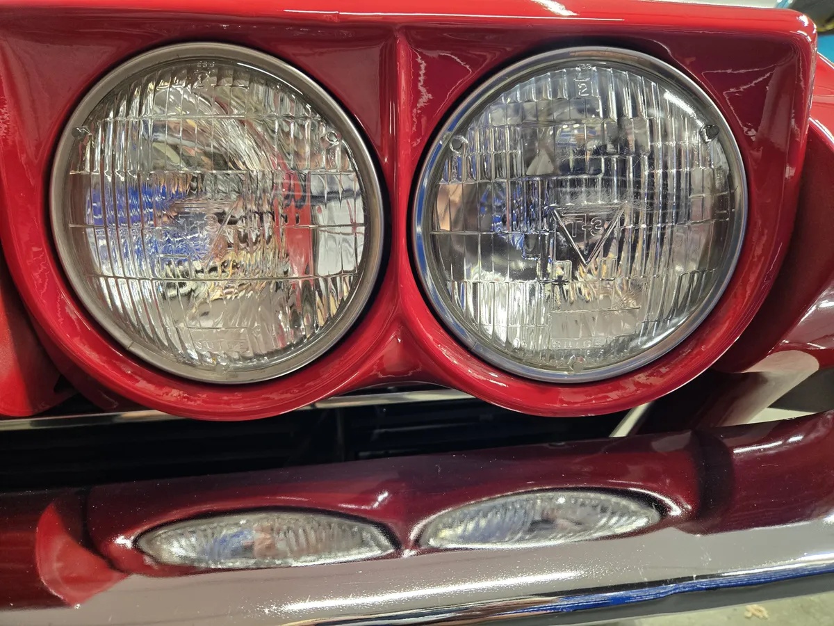 Chevrolet-Corvette-1965-Red-Red-17