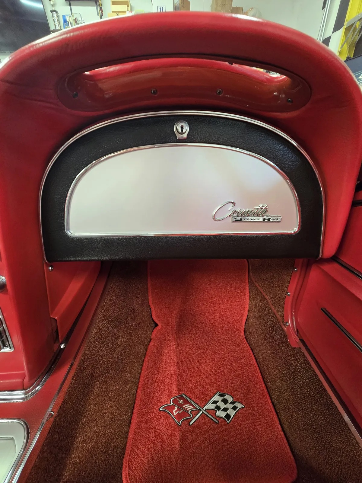 Chevrolet-Corvette-1965-Red-Red-9