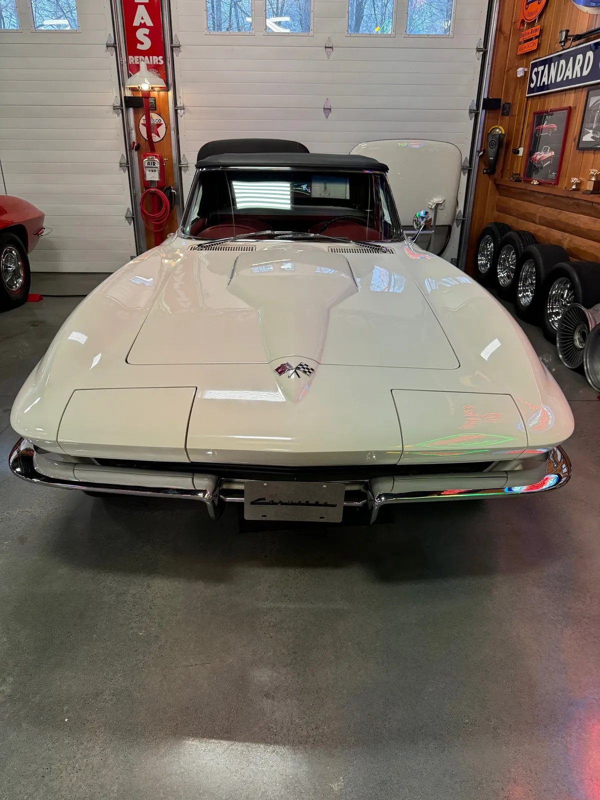 Chevrolet-Corvette-1965-White-Red-1