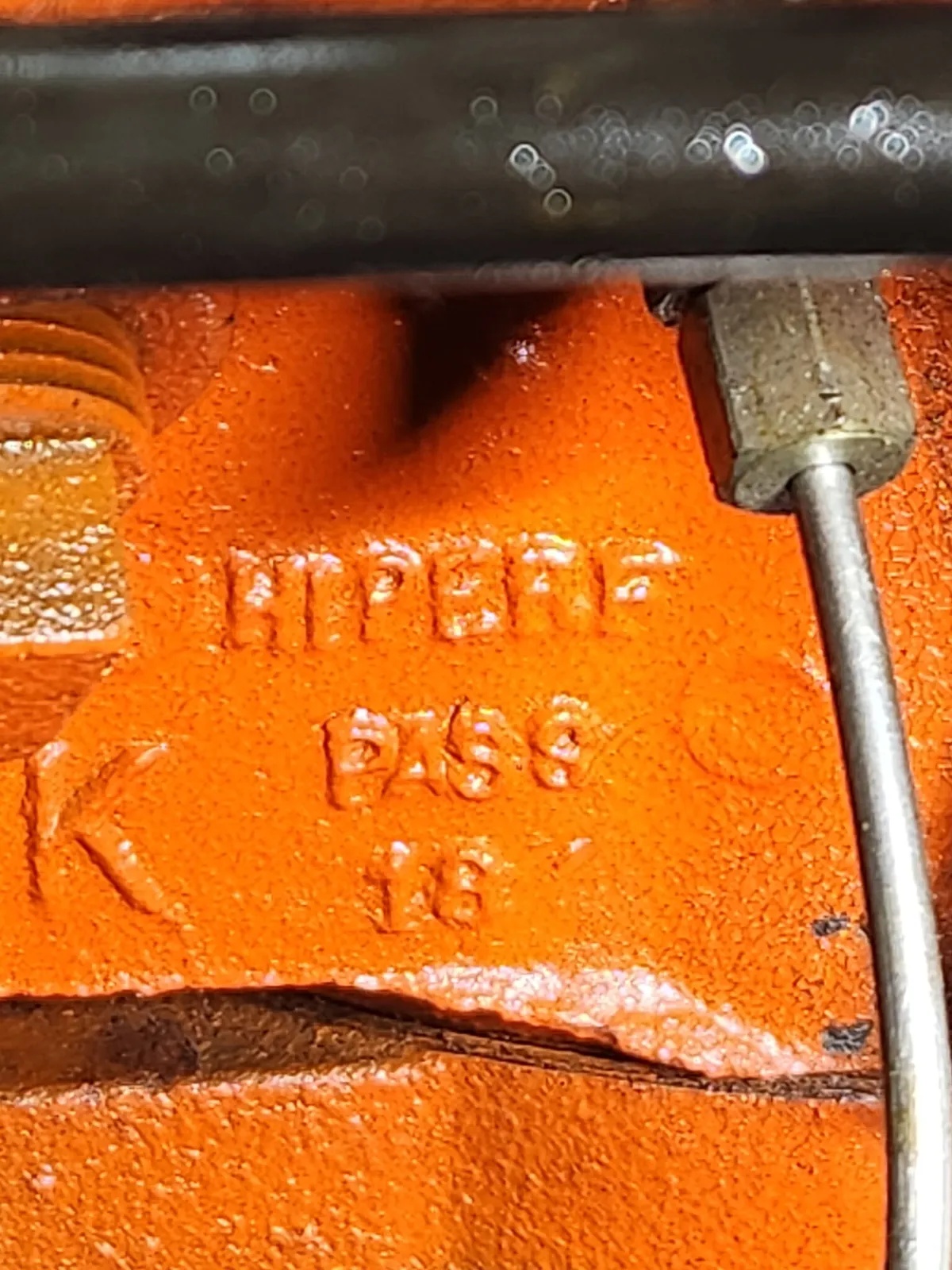 Chevrolet-Corvette-1965-White-Red-19