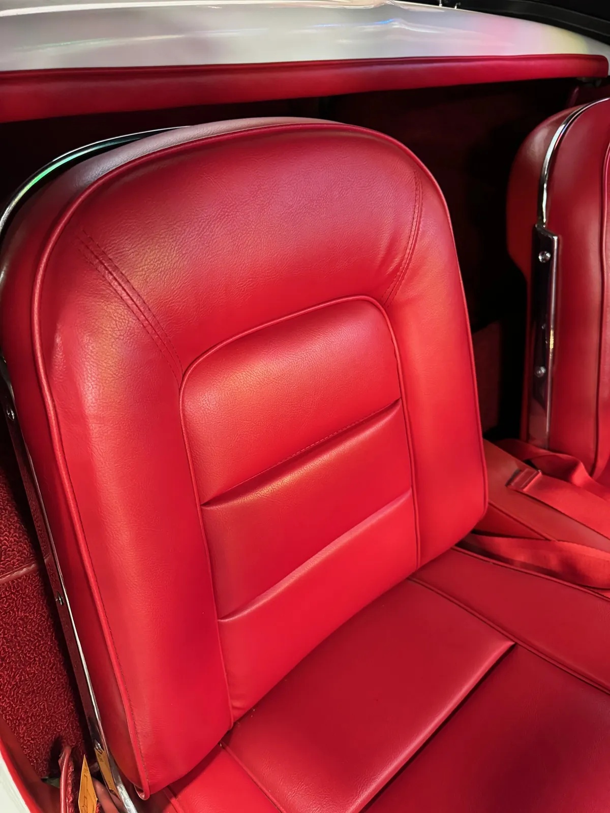 Chevrolet-Corvette-1965-White-Red-5