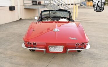 Chevrolet-Corvette-1965-convertible-2