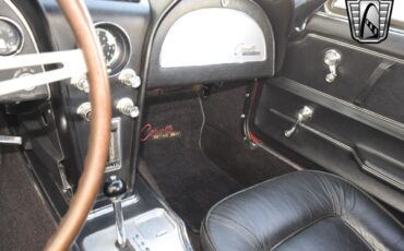 Chevrolet-Corvette-1965-convertible-26