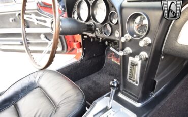 Chevrolet-Corvette-1965-convertible-28