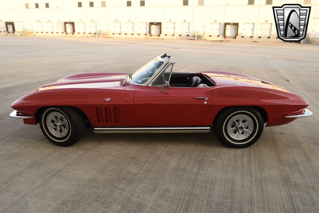 Chevrolet-Corvette-1965-convertible-34