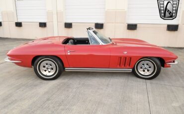 Chevrolet-Corvette-1965-convertible-35