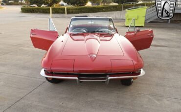 Chevrolet-Corvette-1965-convertible-37