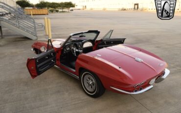 Chevrolet-Corvette-1965-convertible-38
