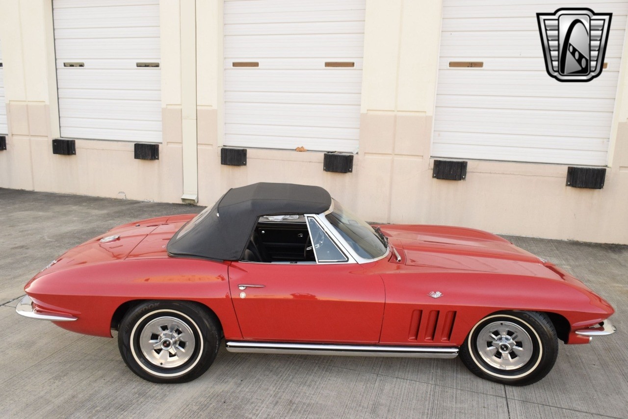 Chevrolet-Corvette-1965-convertible-8