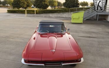 Chevrolet-Corvette-1965-convertible-9