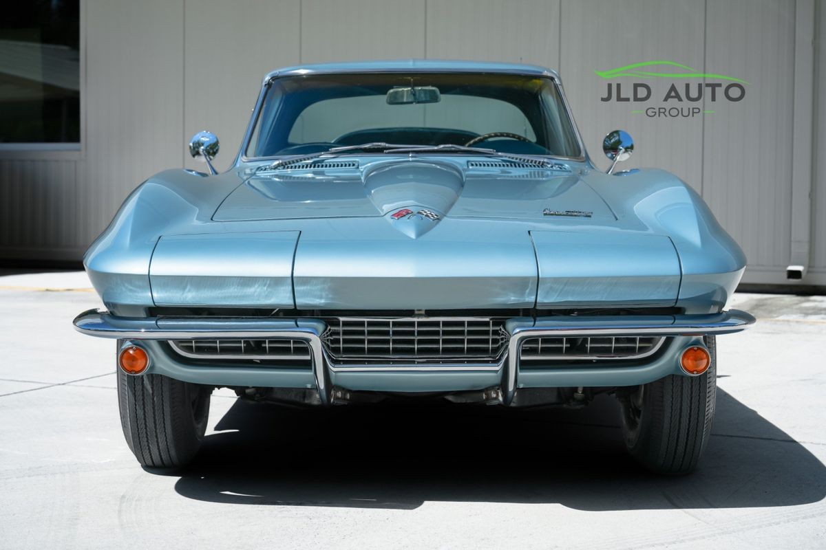 Chevrolet-Corvette-1966-1