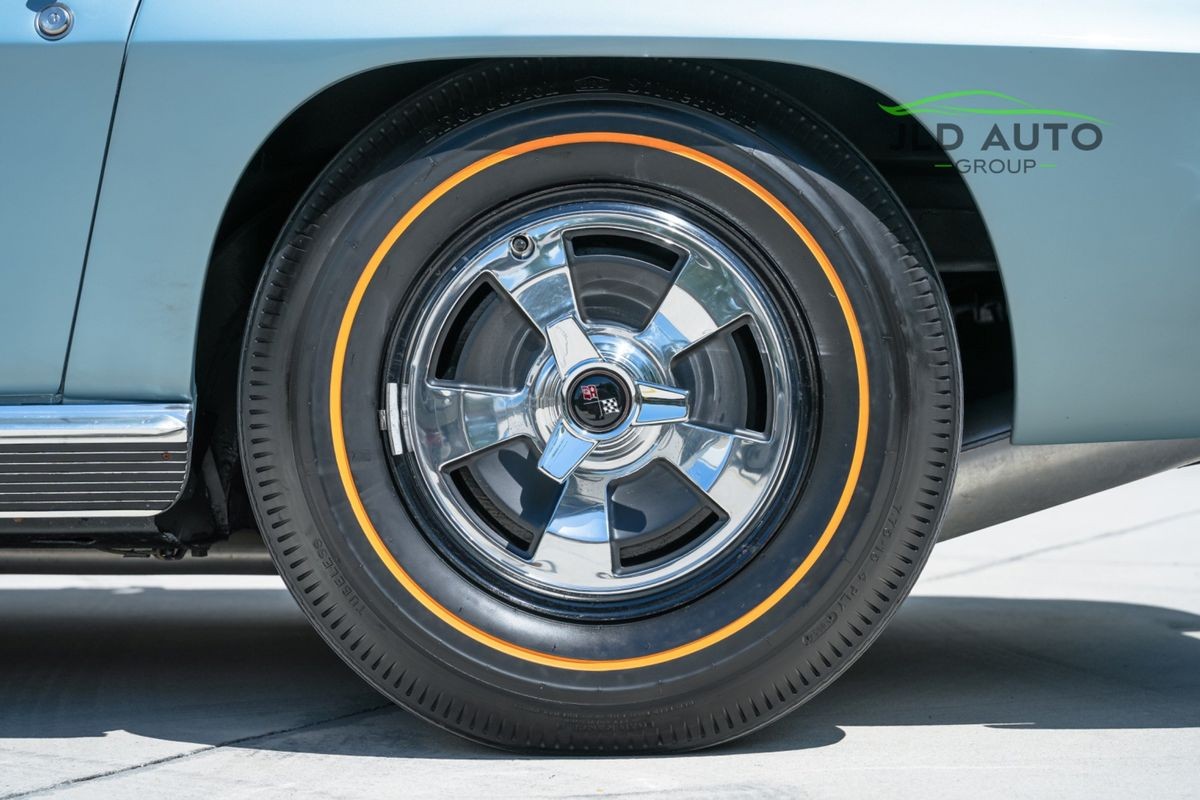 Chevrolet-Corvette-1966-29
