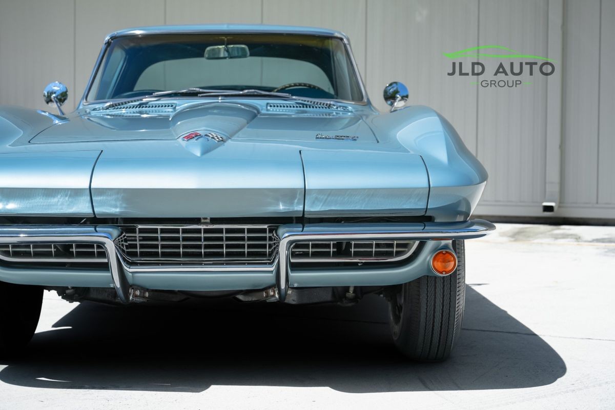 Chevrolet-Corvette-1966-32