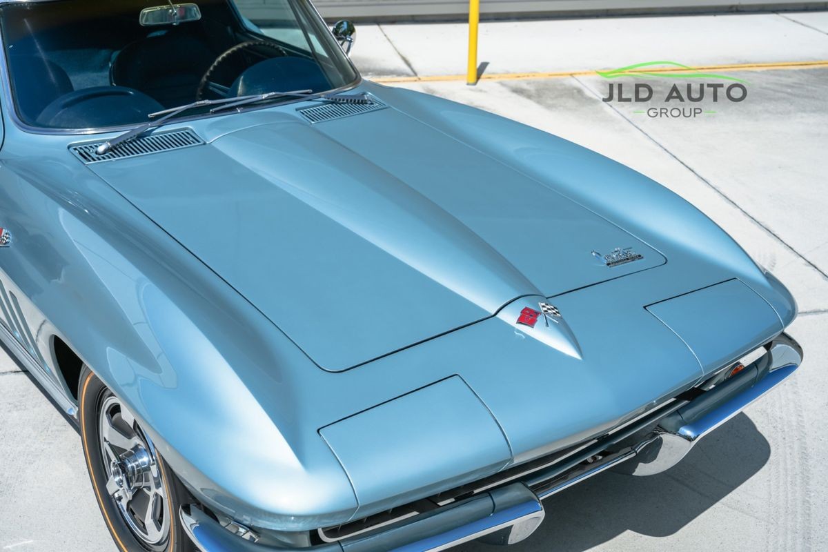 Chevrolet-Corvette-1966-33
