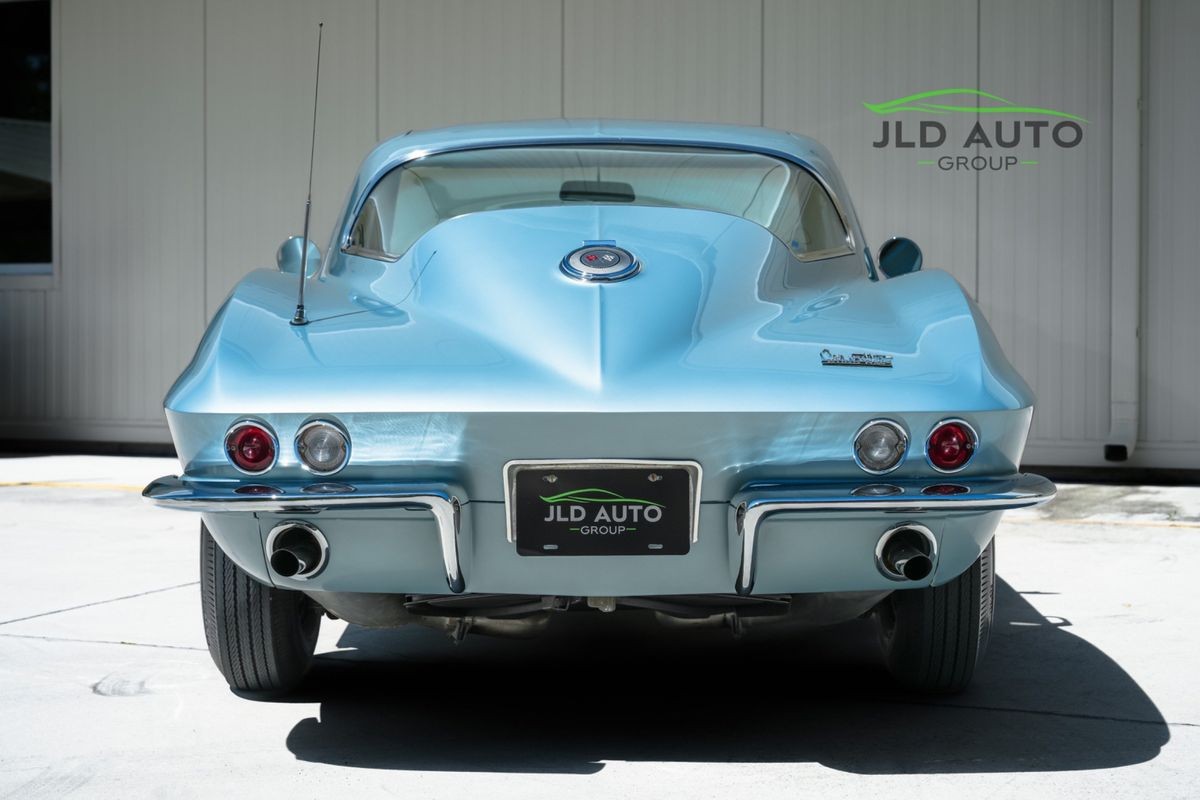 Chevrolet-Corvette-1966-4
