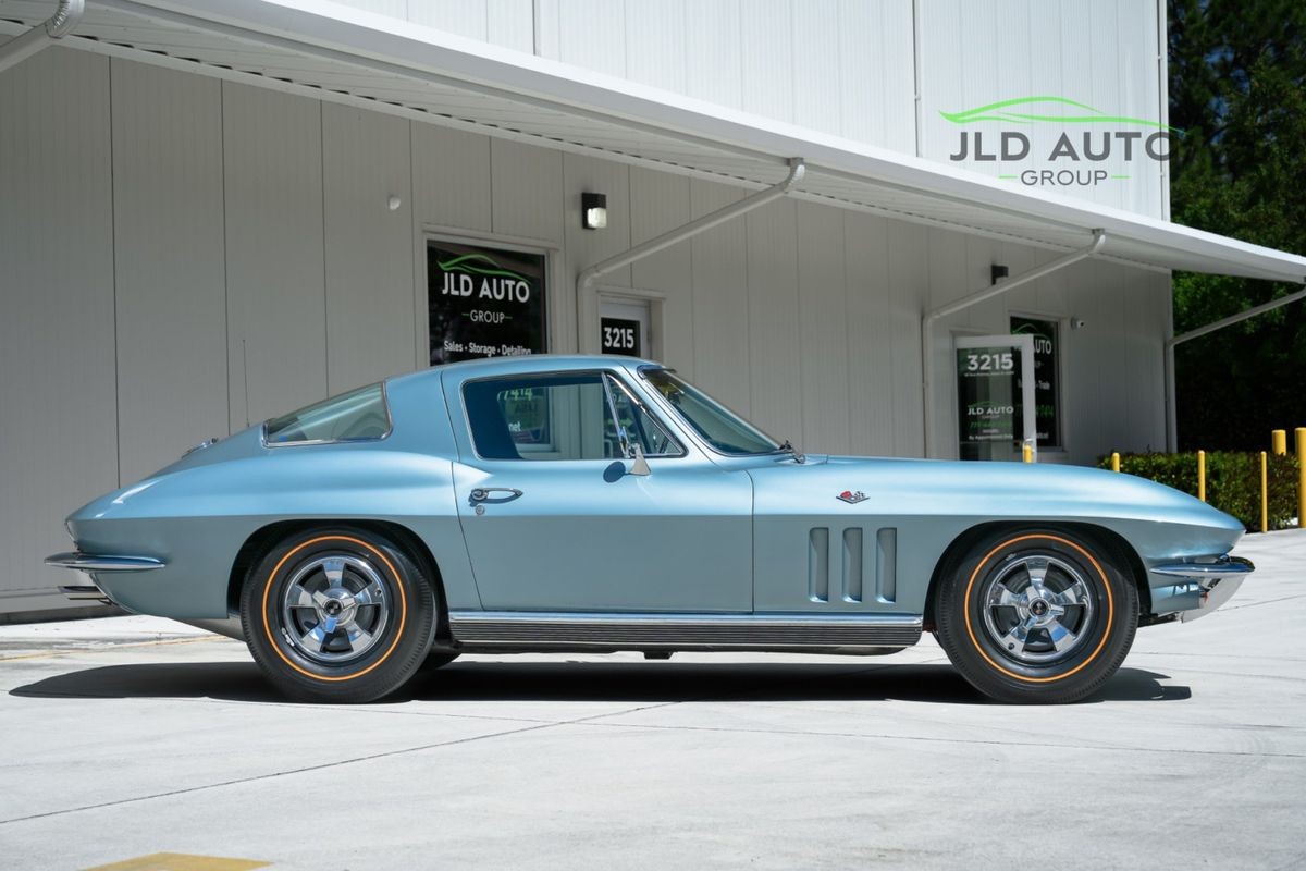 Chevrolet-Corvette-1966-5