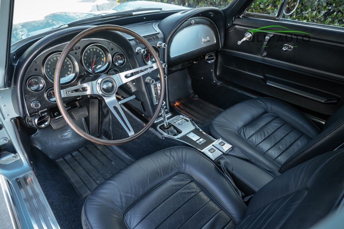Chevrolet-Corvette-1966-6