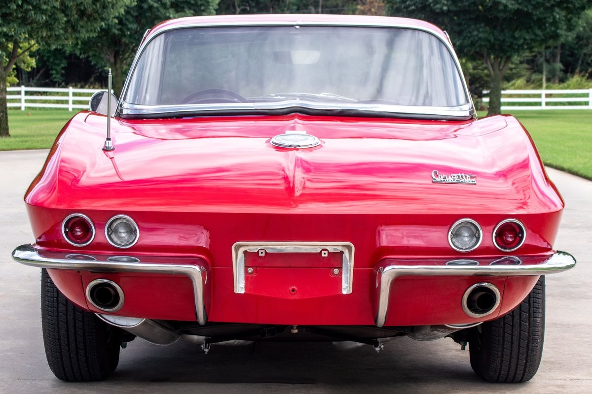 Chevrolet-Corvette-1966-Convertible-10