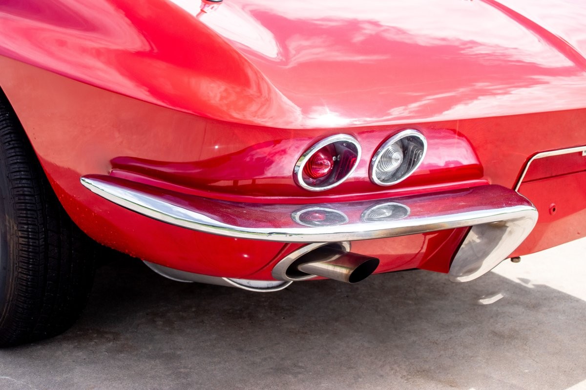 Chevrolet-Corvette-1966-Convertible-11