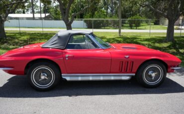Chevrolet-Corvette-1966-Convertible-12