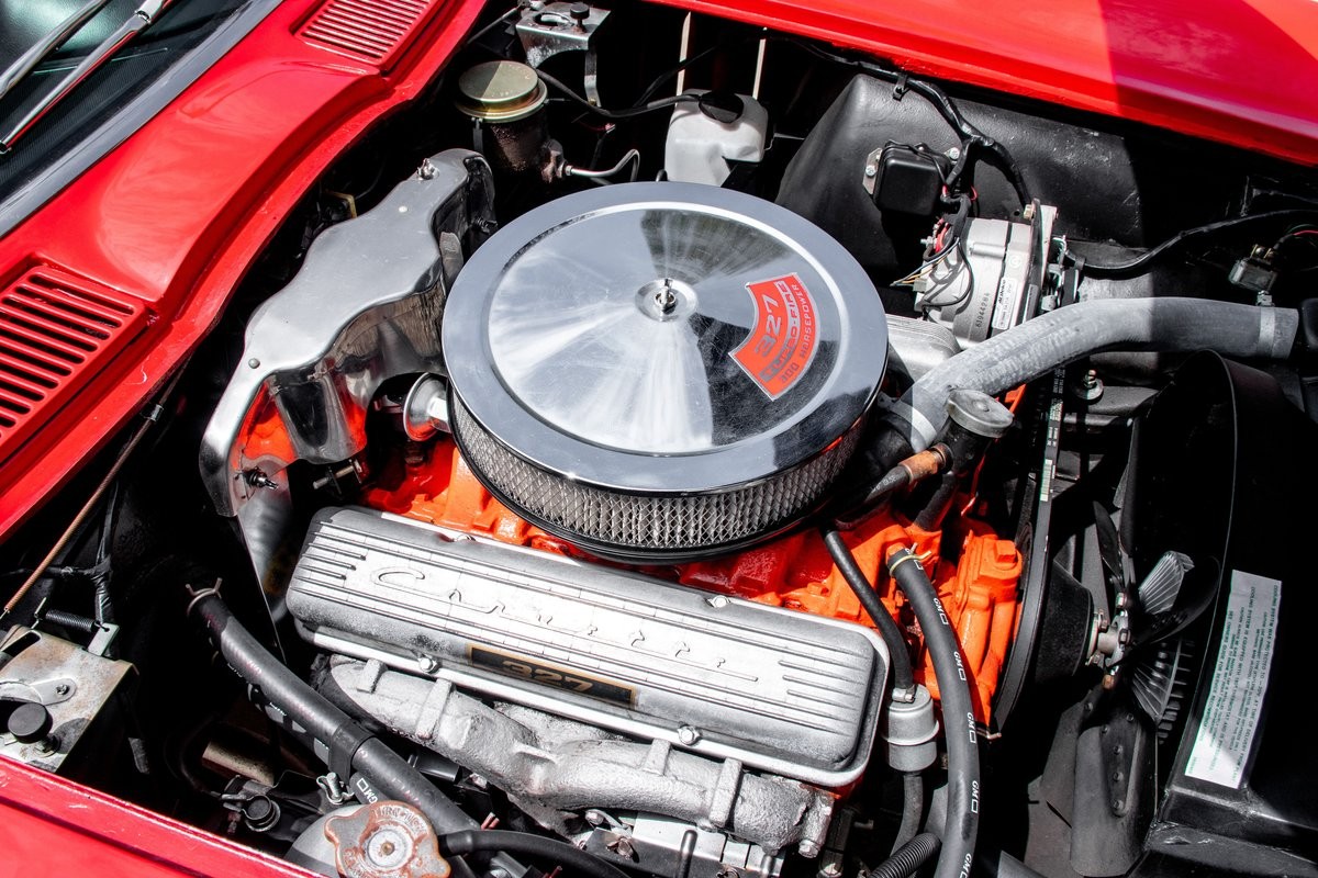 Chevrolet-Corvette-1966-Convertible-13